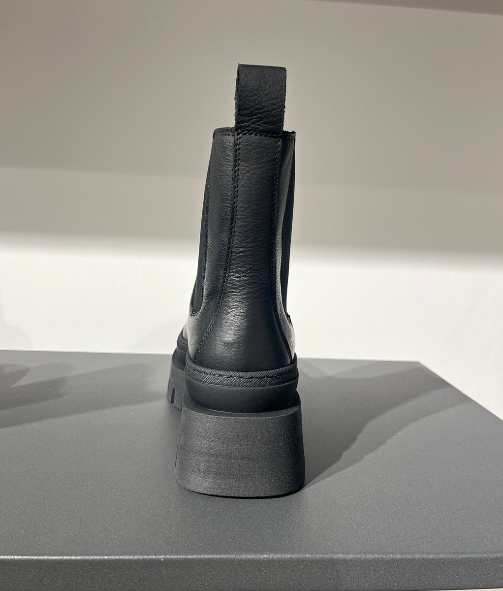 Stivaletto Copenhagen CPH686 vitello black – La Perla Cles